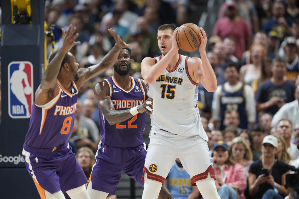 Phoenix Suns guard Terrence Ross (8) during the second half of an